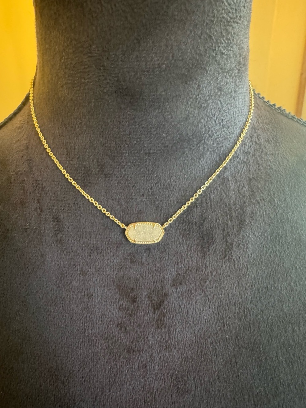 Kendra Scott Elisa Gold Pendant Necklace in Iridescent Drusy